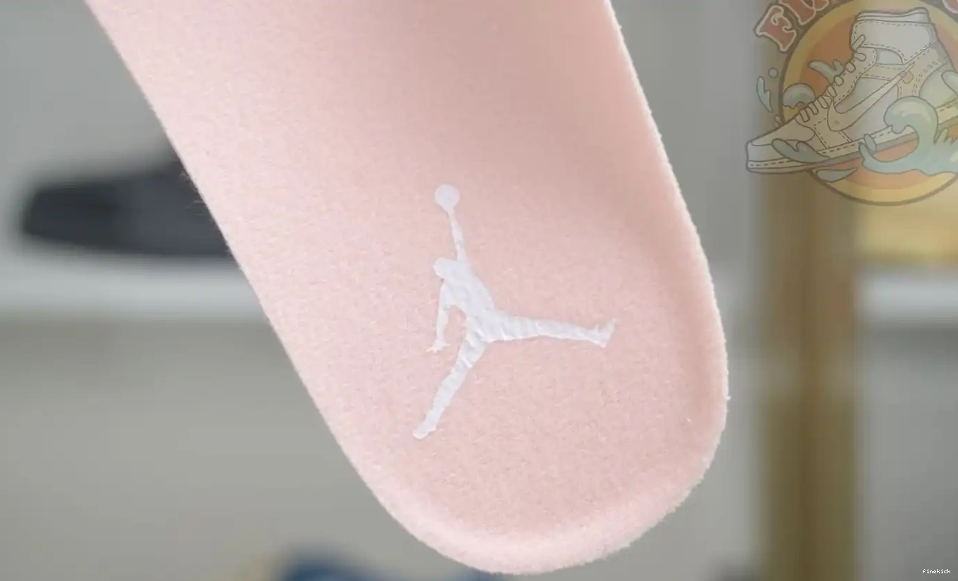 Jordan Low Air 11 Jordan WMNS 0405